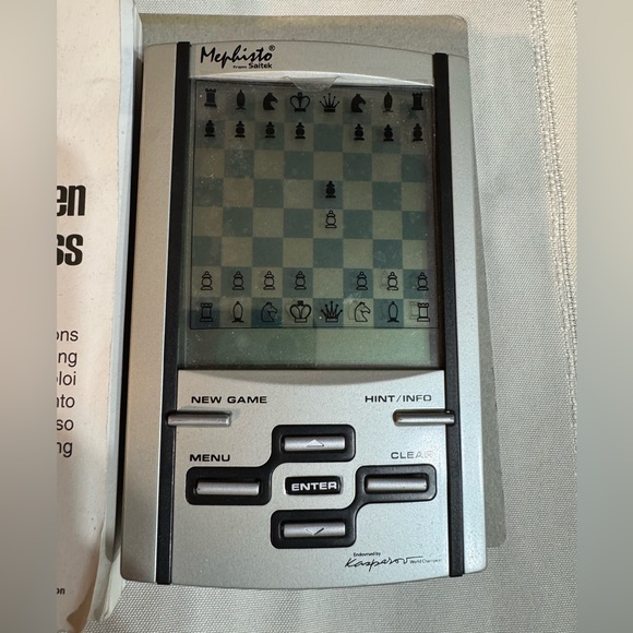 Mephisto Silver Touch Screen Travel Chess - Picture 3 of 4